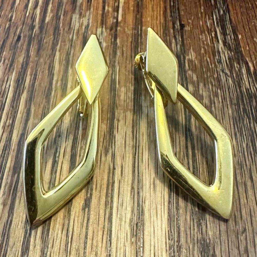 Vintage Napier Gold Tone Textured Diamond Dangle Clip-On Earrings Signed 2 in